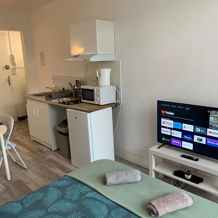 Apartment 30 - Beausejour - Fibre Wi Fi - Proche Centre Troyes